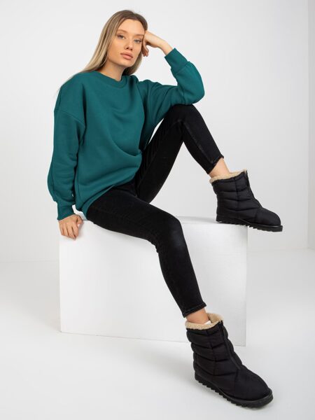 sweatshirt with round neckline